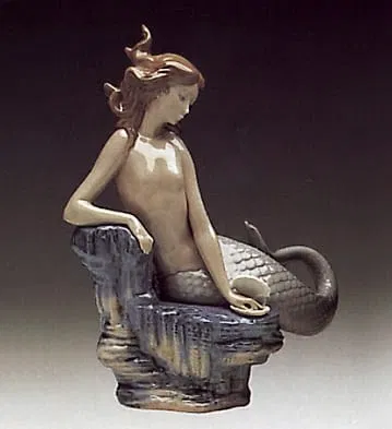 LLADRO 海のそよ風 LLADRO フィギュリン 4922 海のそよ風 中古品