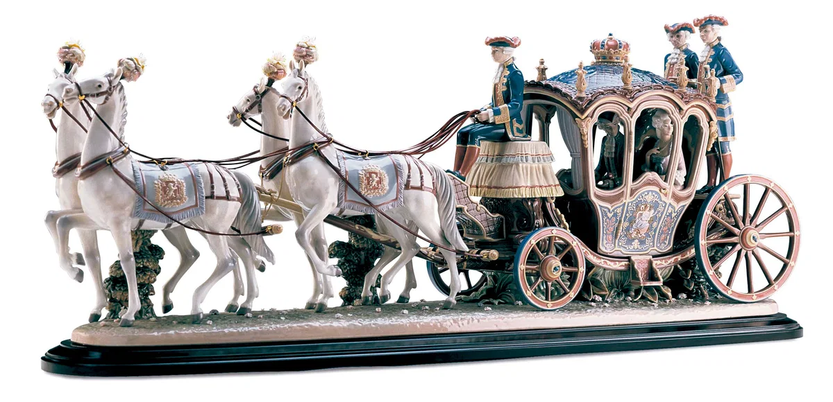 XVIIIth Century Coach by Lladro — Porcelain Figurine