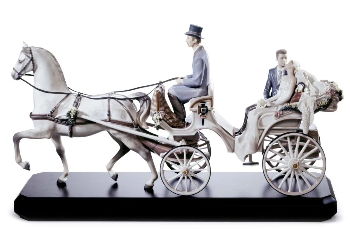 Bridal Carriage by Lladro — Porcelain Figurine