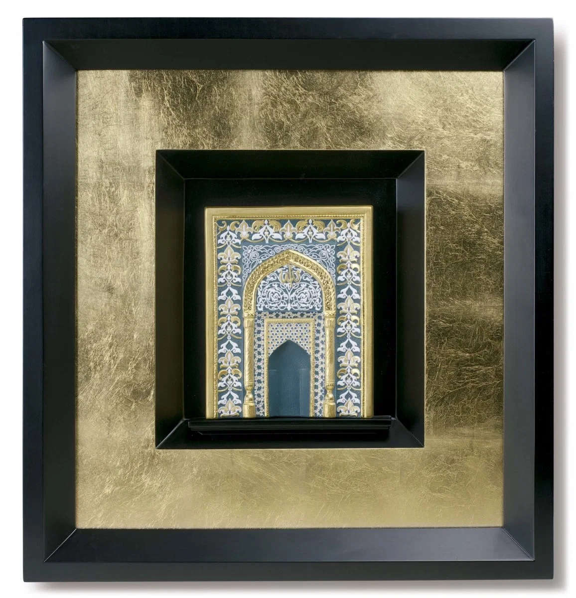 Mihrab - Green Sculpture by Lladro