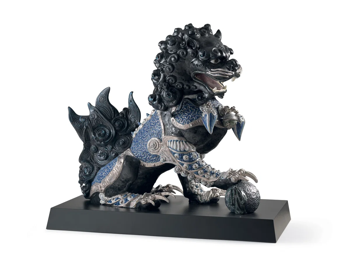 Guardian Lion - Black by Lladro — Porcelain Figurine