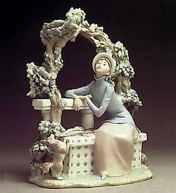 Attentive Lady by Lladro — Porcelain Figurine