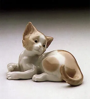 Lladro - Surprised Cat