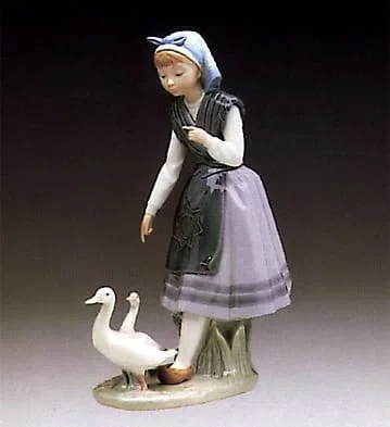 Aracely with Ducks by Lladro — Porcelain Figurine
