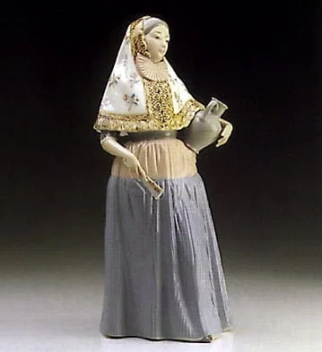 Lady From Majorca by Lladro — Porcelain Figurine
