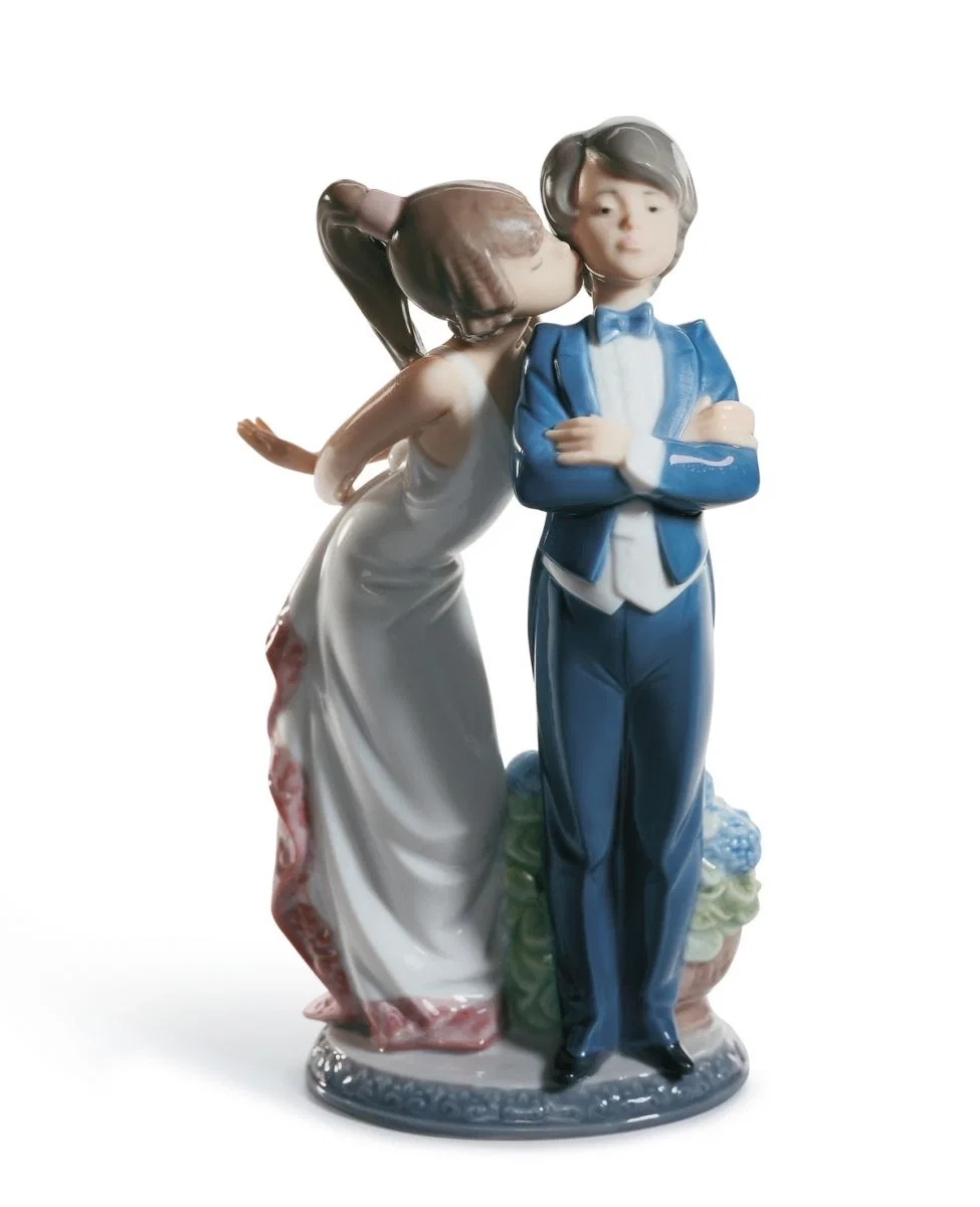 Let's Make up! by Lladro — Porcelain Figurine