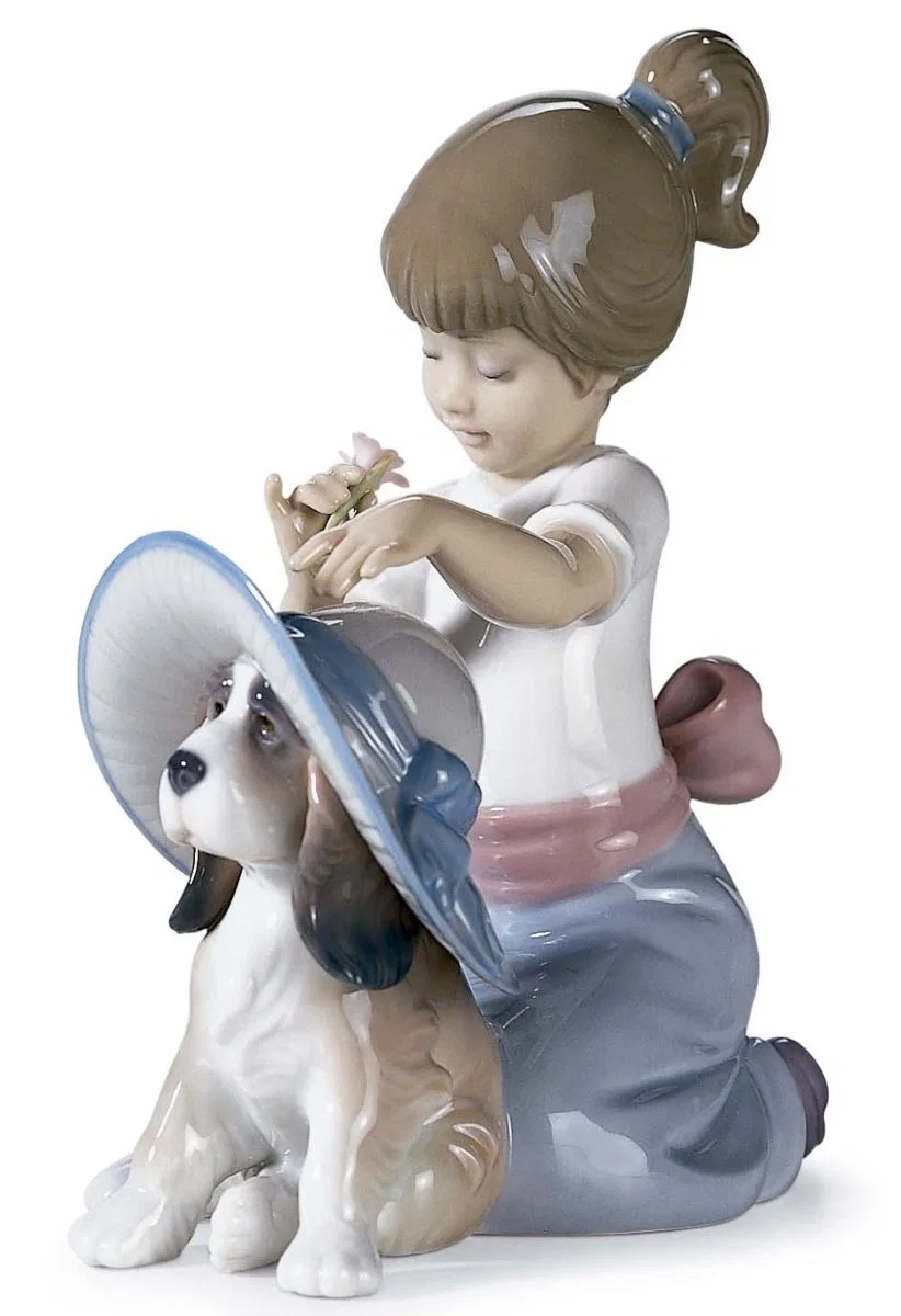 AN ELEGANT TOUCH by Lladro — Porcelain Figurine