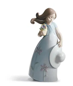 Lladro - LITTLE VIOLET