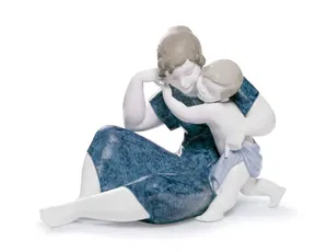 のりのリリー Girl with Lilies Sitting 1977-97 by Lladro | Handcrafted