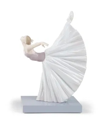 Lladro - Giselle Arabesque Ballet