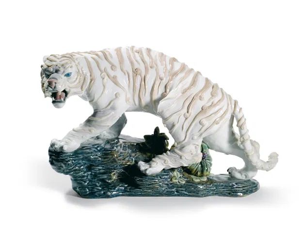 スペインLLADRO社製Tiger 8Y42U MYTHOLOGICAL TIGER by Lladro | Handcrafted Spanish Porcelain