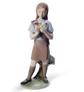 Lladro - Girl Scout Brownie