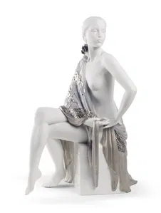 Lladro - NUDE WITH SHAWL (RE-DECO)