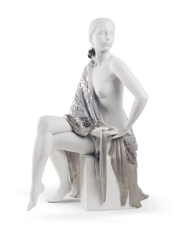 Lladro - NUDE WITH SHAWL (RE-DECO)