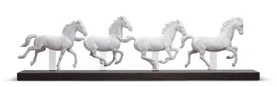 Lladro - GALLOPING HERD