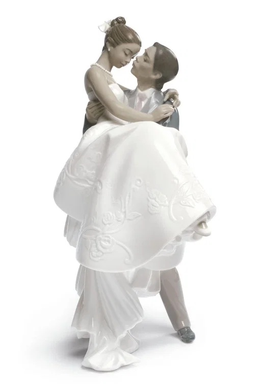THE HAPPIEST DAY (BLACK) by Lladro Black Legacy