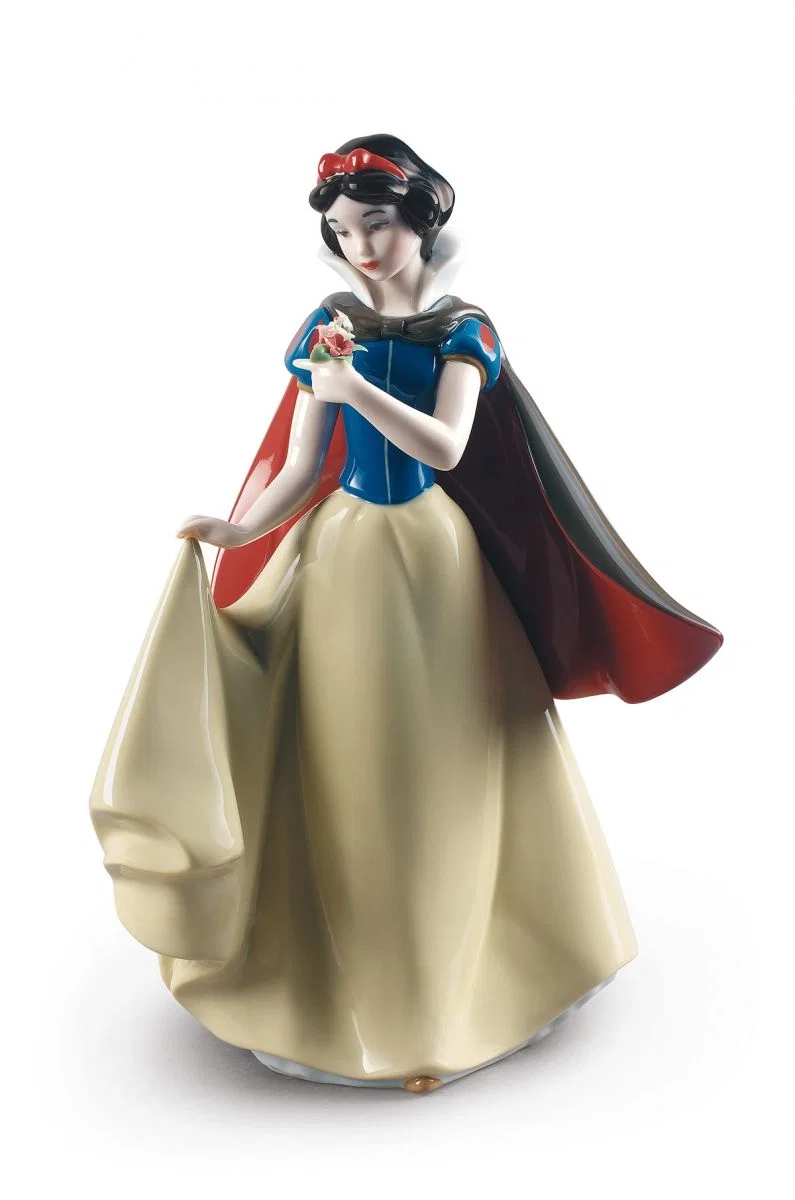 SNOW WHITE by Lladro — Porcelain Figurine