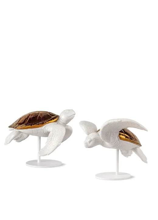 Sea Turtles couple (white - copper) Sculpture by Lladro