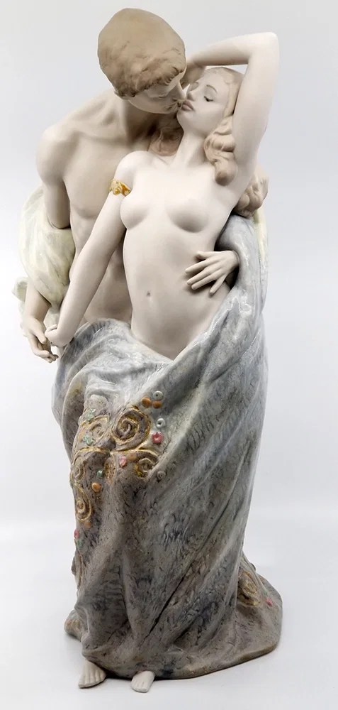 PASSIONATE LOVERS LIMITED EDITION by Lladro — Porcelain Figurine