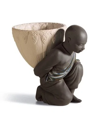 POTPOURRI GIFT (BLACK) by Lladro — Porcelain Figurine