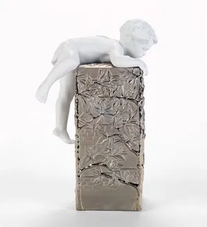 置物 LLADRO A ROMP IN THE GARDEN A Romp in The Garden Girl Figurine | Lladró® USA