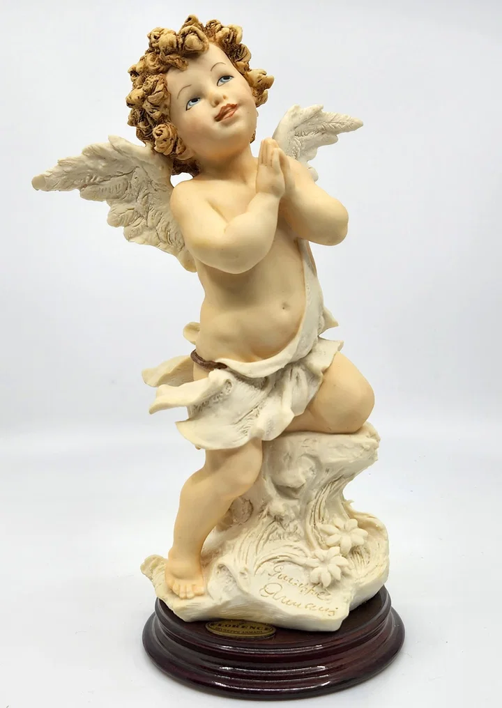 Giuseppe Armani sculptures