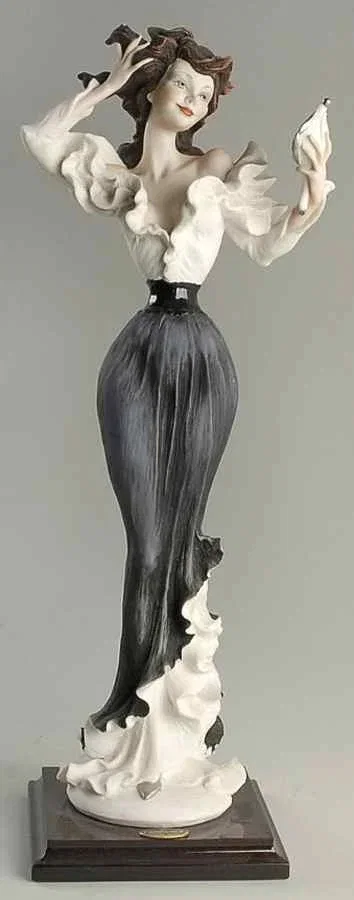 So Pretty by Giuseppe Armani — Sculpture
