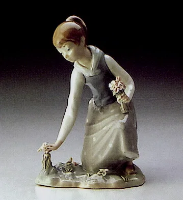 Girl Gathering Flowers 1971-93 by Lladro — Porcelain Figurine