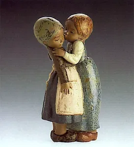 Lladro - The Little Kiss 1978-85