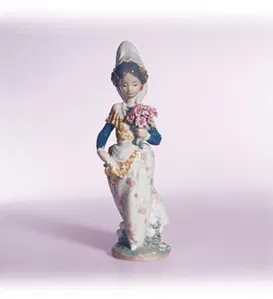 Lladro - Valencian Lady