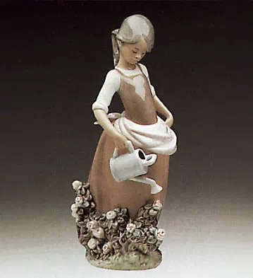 Lladro - Girl With Watering Can 1977-88