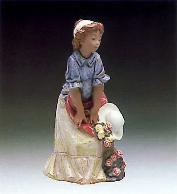 Maiden 1978-88 by Lladro — Porcelain Figurine