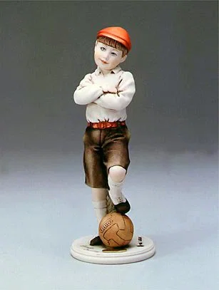 Scorer by Giuseppe Armani — Sculpture