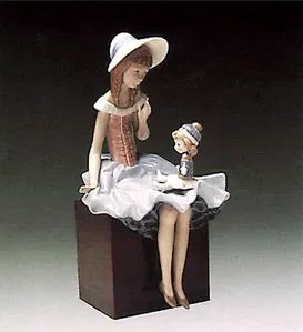 Lladro - Suzy and Her Doll 1978-1985