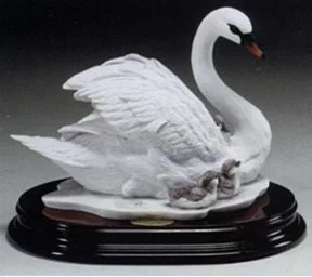 Swan With Chicks by Giuseppe Armani — Sculpture