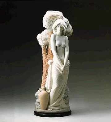 Youthful Beauty Le5000 1985-2001 by Lladro — Porcelain Figurine