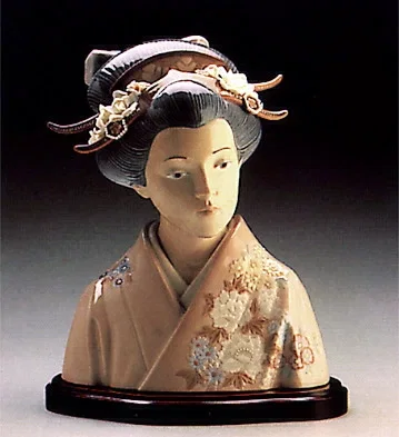 Lady Of The East 1986-93 by Lladro