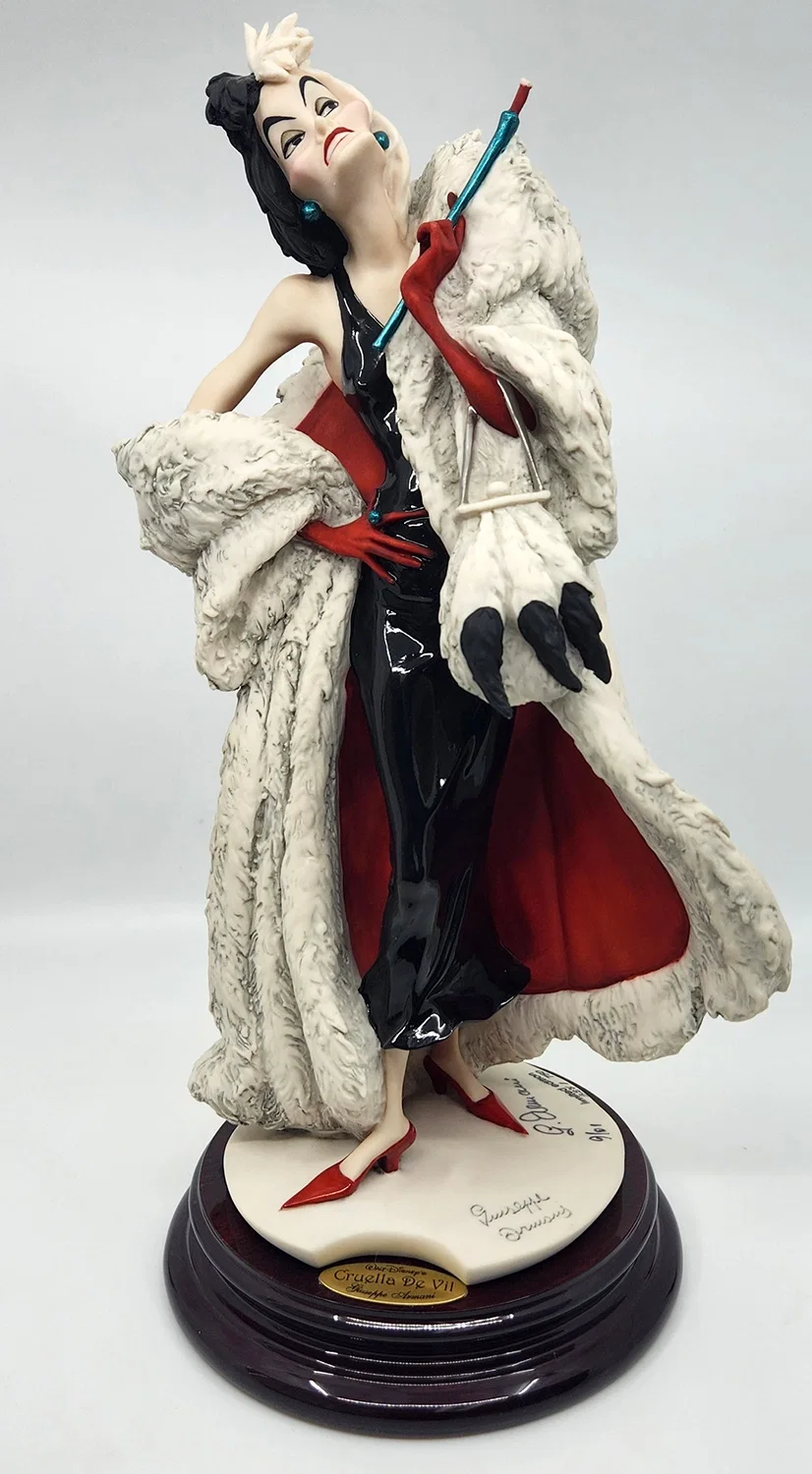 Cruella Devil Disney Convention 2001 Hand Signed by Giuseppe Armani — Sculpture