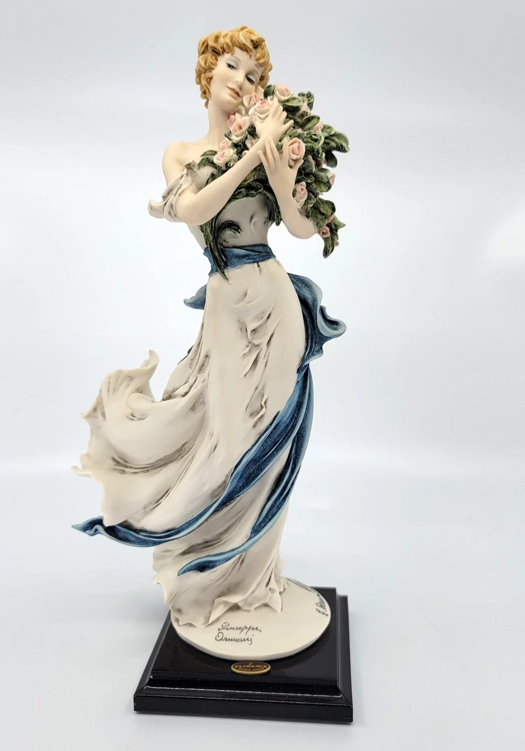 Belle 2002 Redemption Figurine by Giuseppe Armani — Sculpture