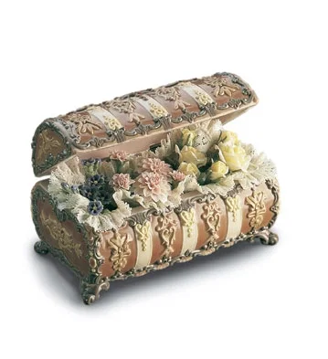 Flowers Chest by Lladro — Porcelain Figurine