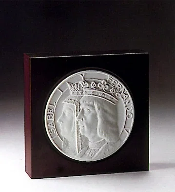 New World Medallion 1991-94 by Lladro — Porcelain Figurine