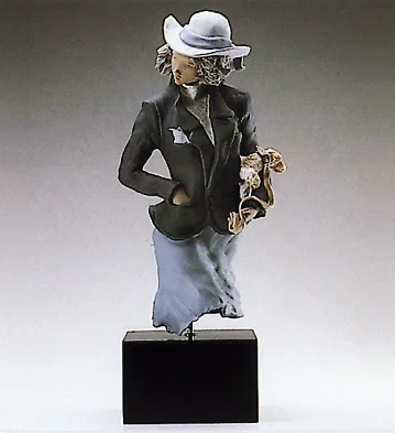Dog Pose by Lladro — Goyesca Porcelain Figurine