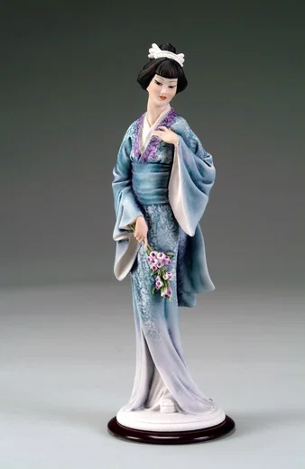 アルマーニ　ミニー　GIUSEPPE ARMANI ナースミニー Animation Sculpture featuring Giuseppe Armani—licensed favorites