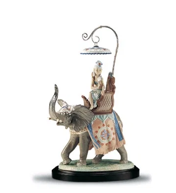 Indian Princess Le3000 1994-2001 by Lladro — Porcelain Figurine