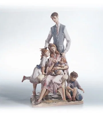 Portrait Of A Family Le2500 1995-C by Lladro — Porcelain Figurine