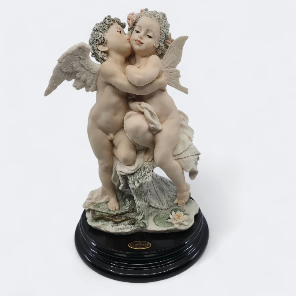 The Kiss by Giuseppe Armani — Sculpture