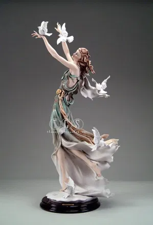 ジョゼッペ・アルマーニ　ミュージカルクラウン The Musical Clown by Giuseppe Armani | Elegant Porcelain