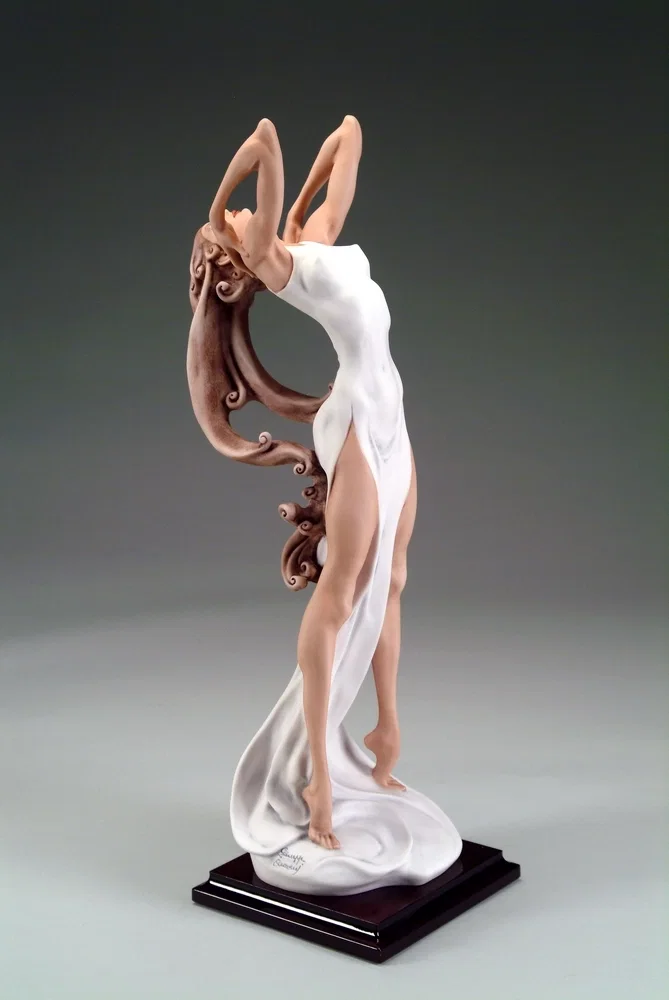 Stretching Beauty by Giuseppe Armani