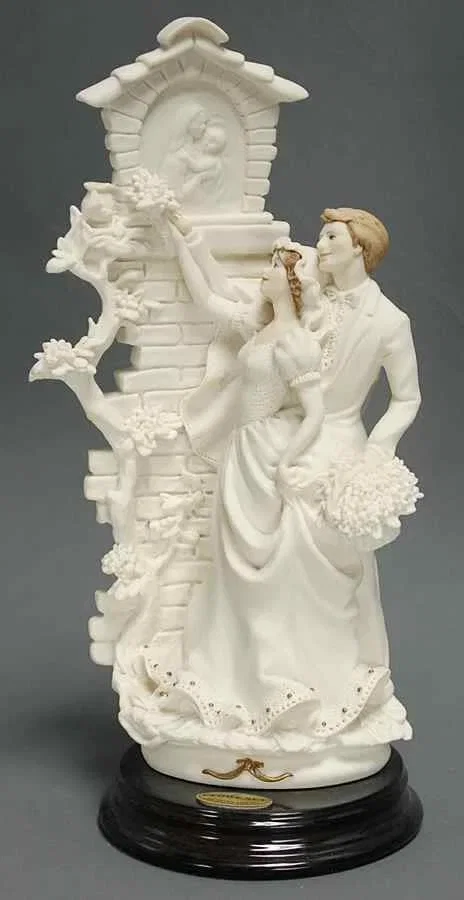 Wedding Shrine by Giuseppe Armani — Sculpture