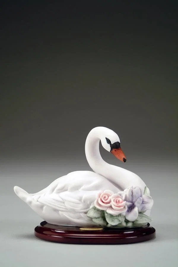Elegance And Roses by Giuseppe Armani — Sculpture